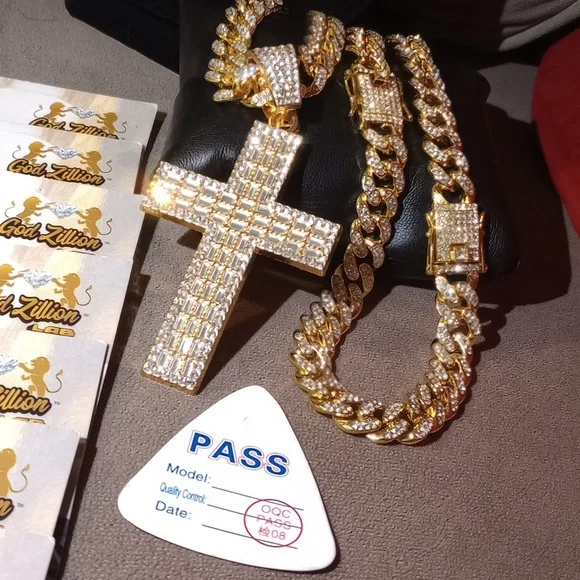 Accessories | 26 Chain Blessed Cross Australian Prototypes  display picture 3